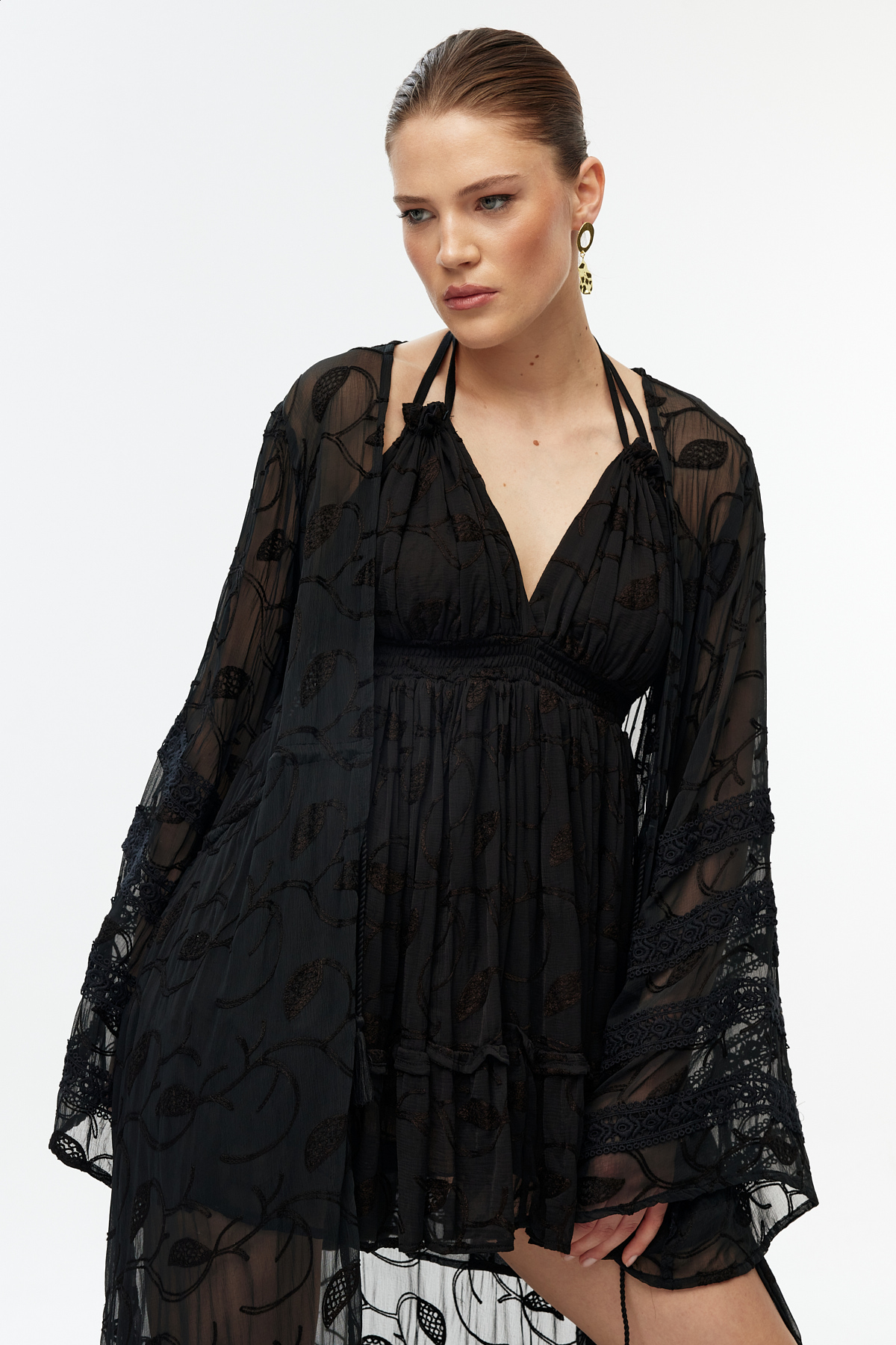 Siyah şifon dantel detaylı uzun kimono