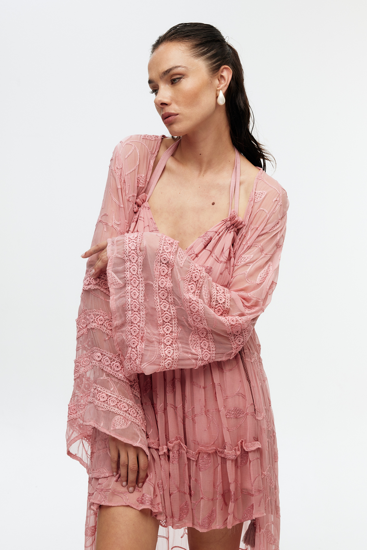 Pembe şifon dantel detaylı uzun kimono