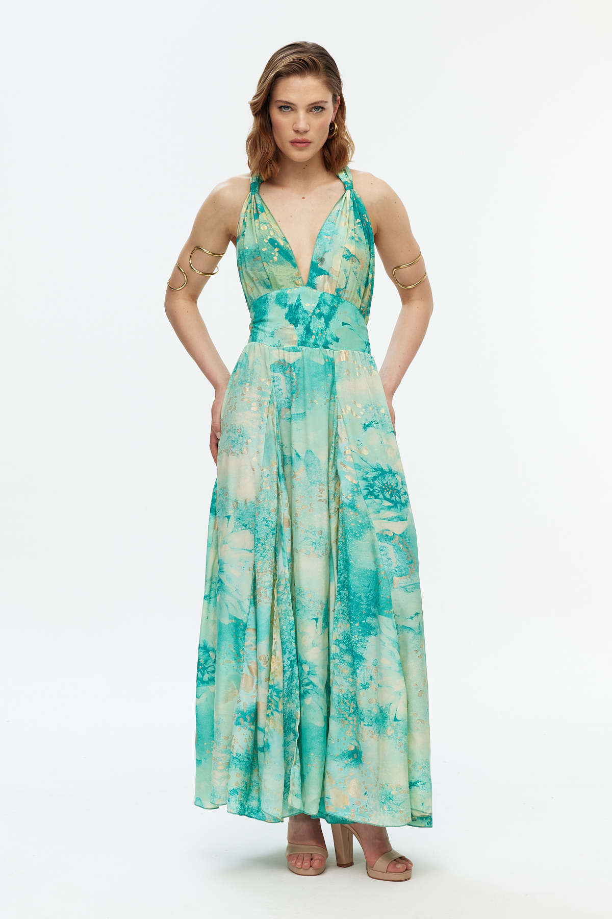 Sırtı bağlamalı yırtmaçlı uzun elbise 3