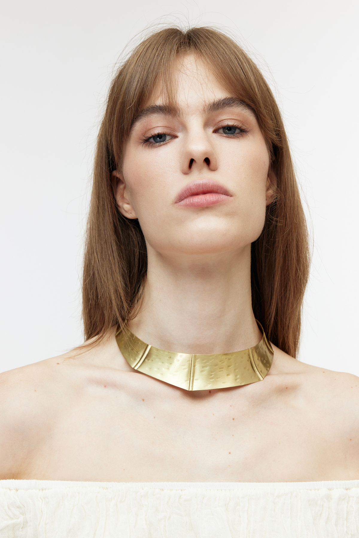 Hammered gold kolye 2